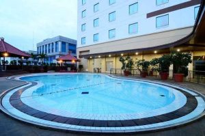 Read more about the article Berikut Kolam Renang Hotel di Jakarta yang Dibuka untuk Umum
